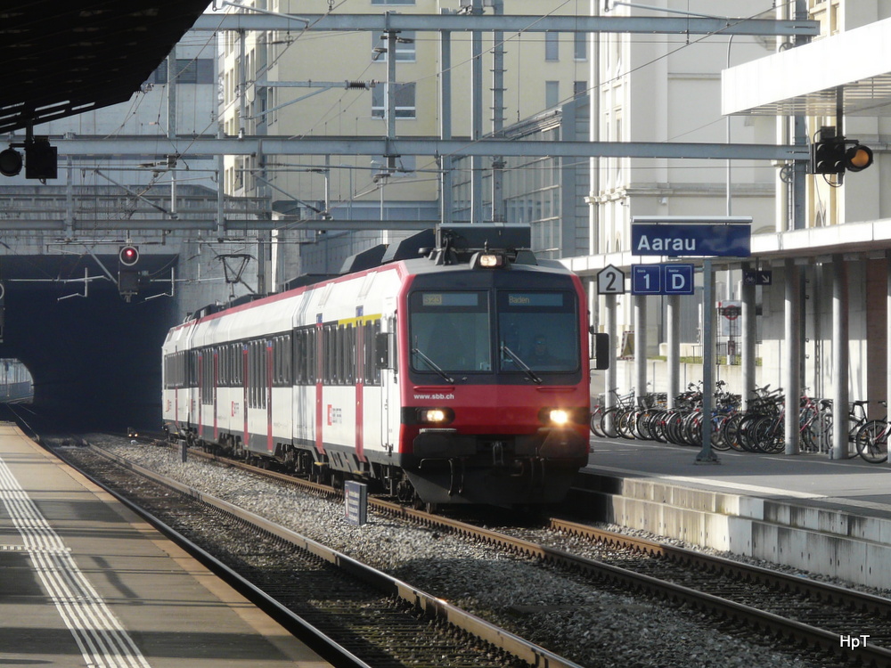 SBB - Einfahrender Regio im Bahnhof Aarau am 01.02.2014