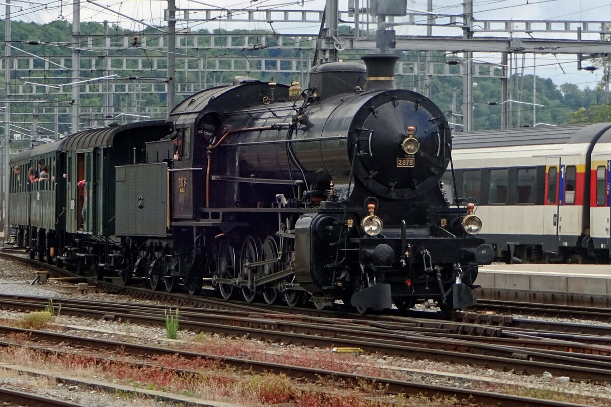 SBB Elefanten 2978 zieht ein Extrazug aus Brugg AG am 26 Mai 2019.