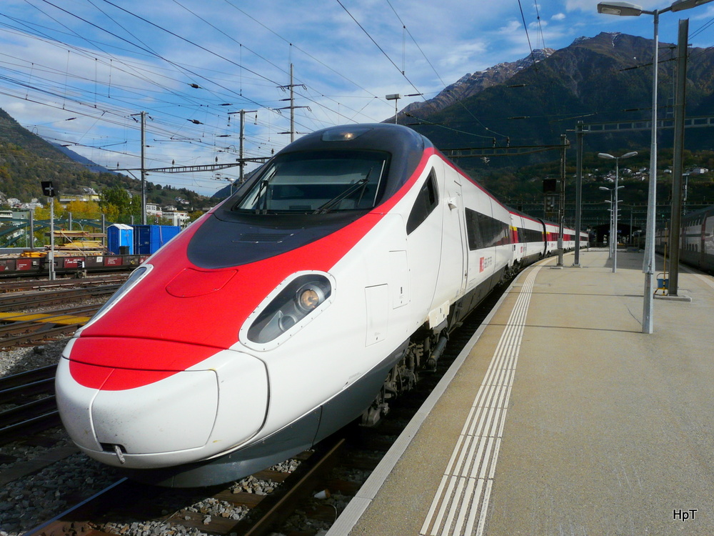 SBB - ETR 610 105-4 in Brig am 25.10.2013