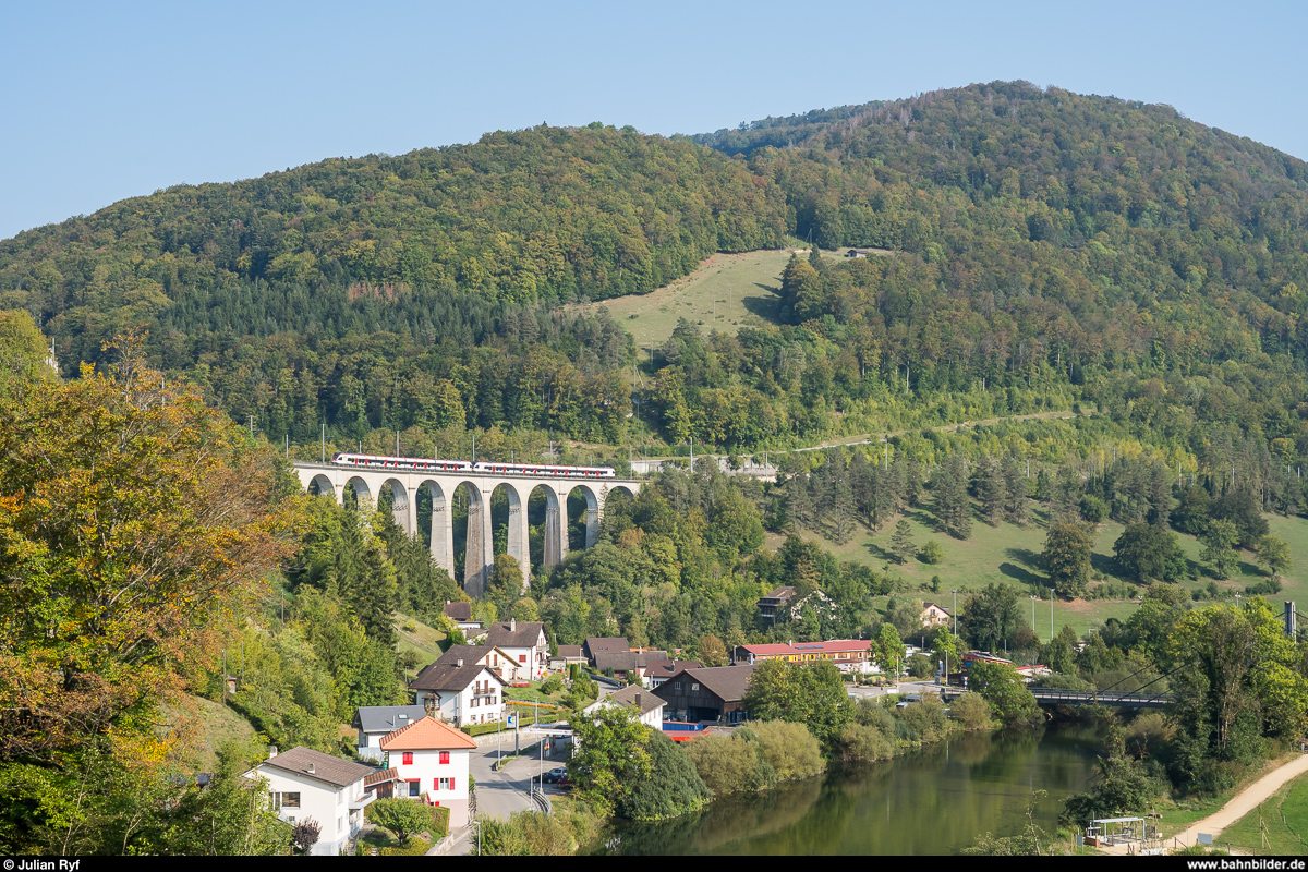 SBB FLIRT-Doppeltraktion als S3 Olten - Porrentruy am 18. September 2020 auf dem Viaduc de la Combe Maran in St-Ursanne.
