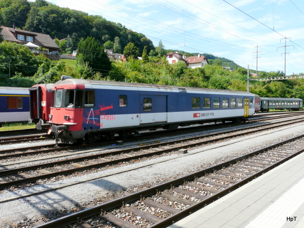 SBB - F�r den Abbruch der SBB Steuerwagen BDt 50 85 82-33 937-3 im Bahnhofsareal von Stein-S�ckingen am 18.08.2013