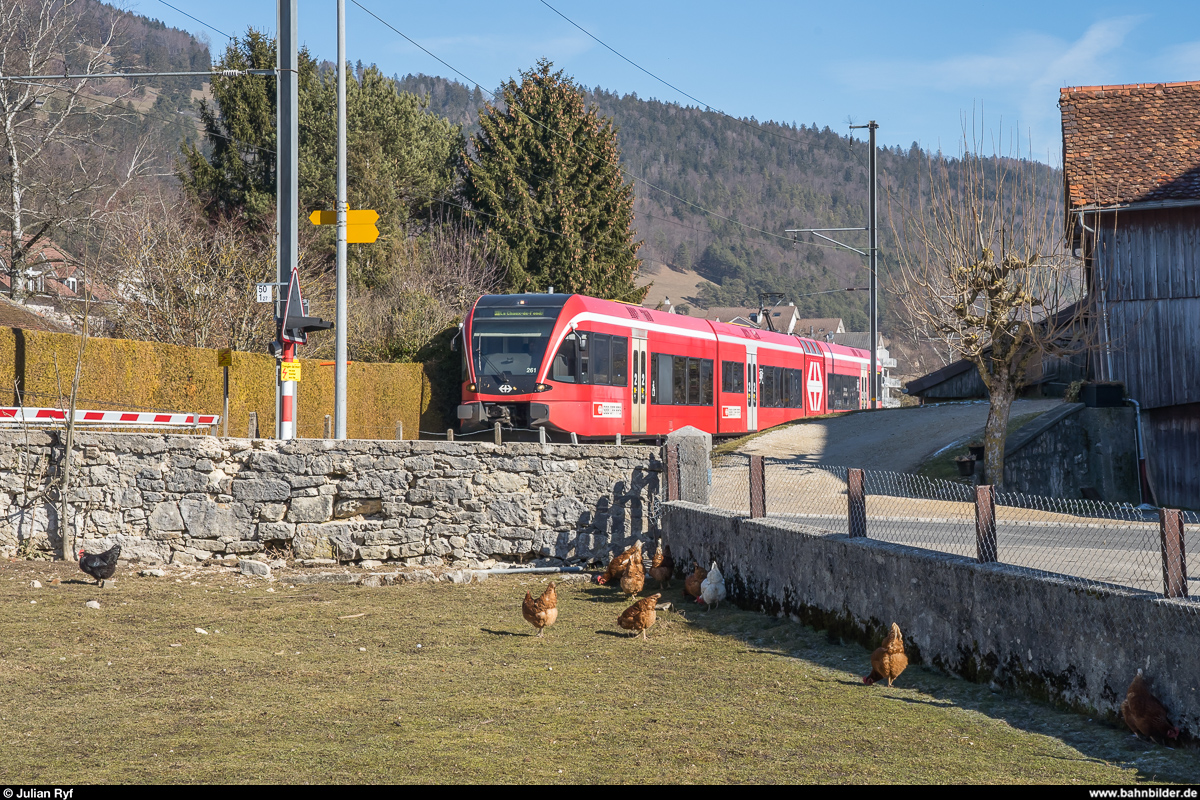 SBB GTW AJU RABe 526 261 am 17. Februar 2019 als RE Biel - La Chaux-de-Fonds in Corgémont.

