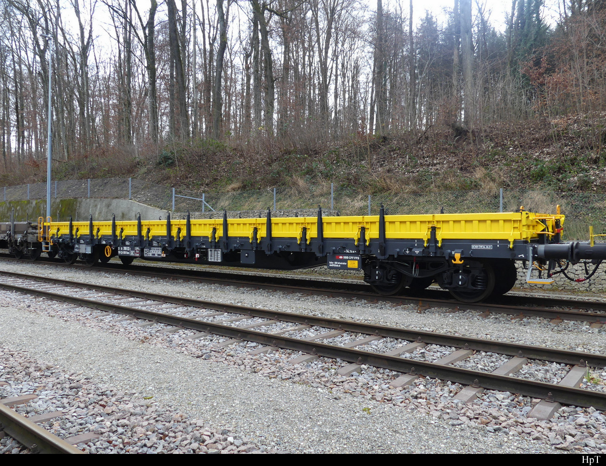 SBB - Güterwagen Typ Rens  33 85 398 8 122-1 abgestellt im Bahnhofsareal von Ostermundigen am 19.02.2022