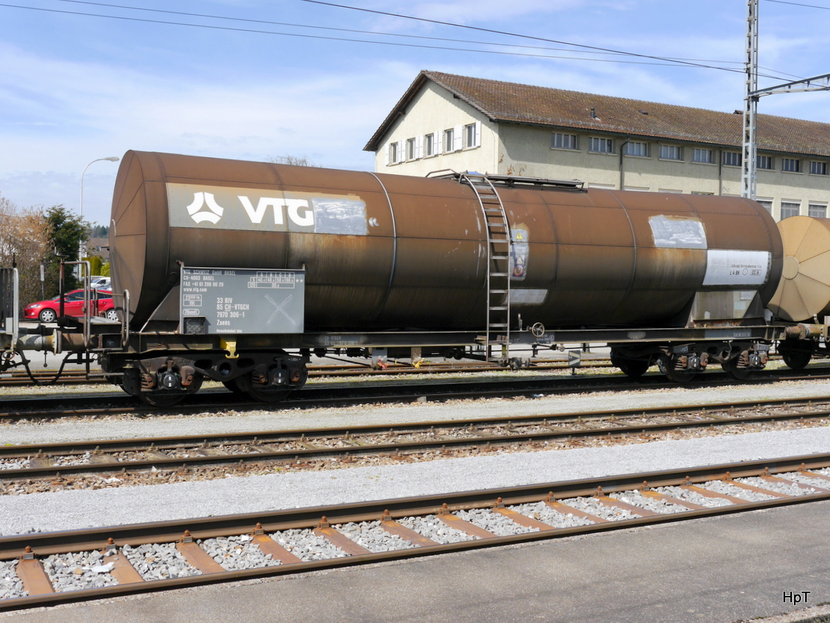 SBB - Güterwagen von Typ Zanes 33 85 797 0 306-1 im Bahnhofsareal von Herzogenbuchsee am 03.04.2018