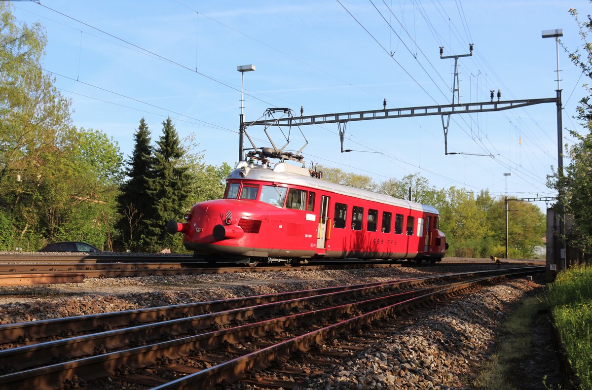 SBB Historic RAe 2/4 Nr. 1001 am 21. April 2018 anlässlich einer Extrafahrt von Schaffhausen nach Olten, bei der Abfahrt im Bahnhof Bülach.