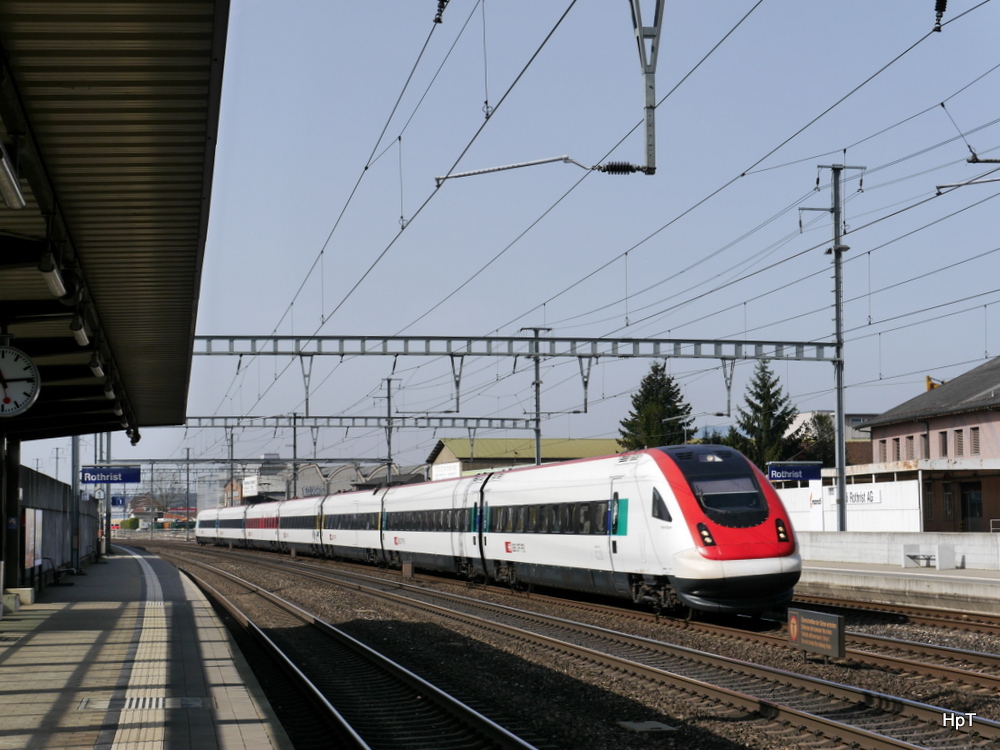 SBB - ICN bei der durchfahrt im Bahnhof Rothrist am 30.03.2014