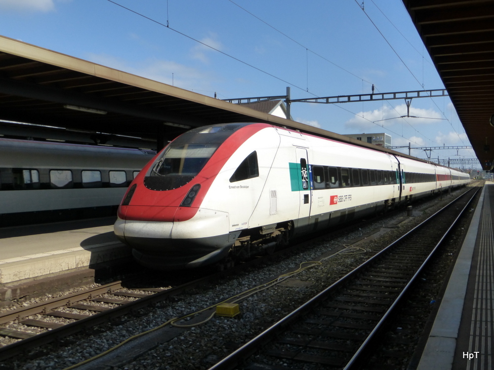 SBB - ICN Ernest von Stockalper im Bahnhof von Biel am 14.09.2014