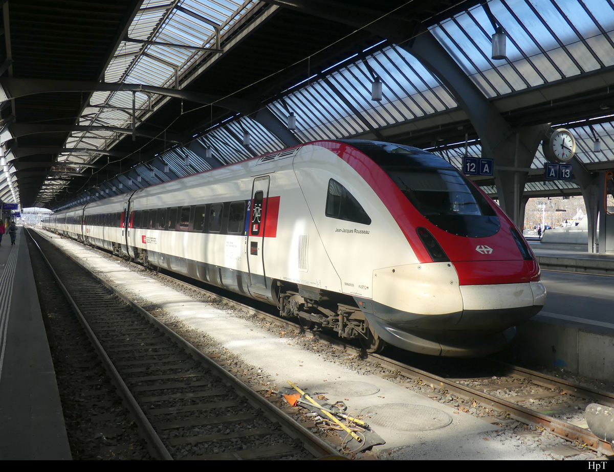 SBB - ICN Triebzug RABDe Jean-Jaques Rousseau im HB Zürich am 13.03.2022