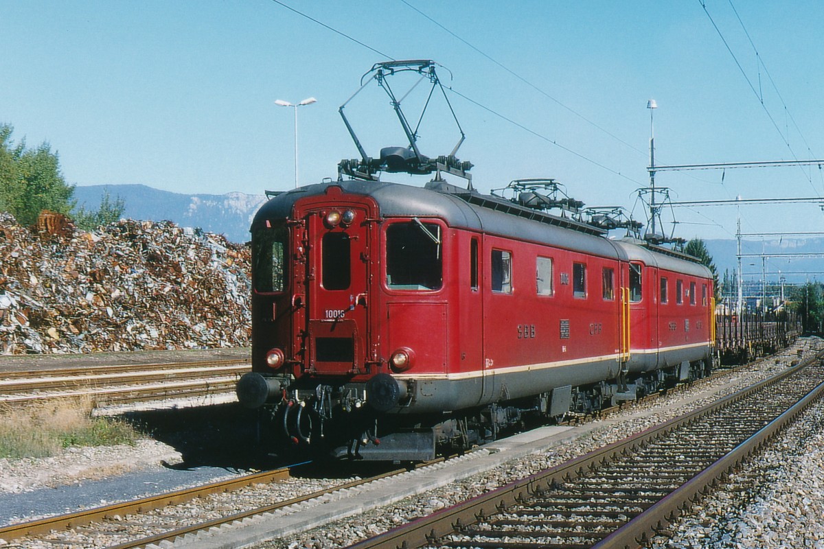 SBB: Im Juli 1996 brachten auch noch Re 4/4 I-Doppeltraktionen schwere Güterzüge von Basel nach Gerlafingen zum Stahlwerk.
Foto: Walter Ruetsch