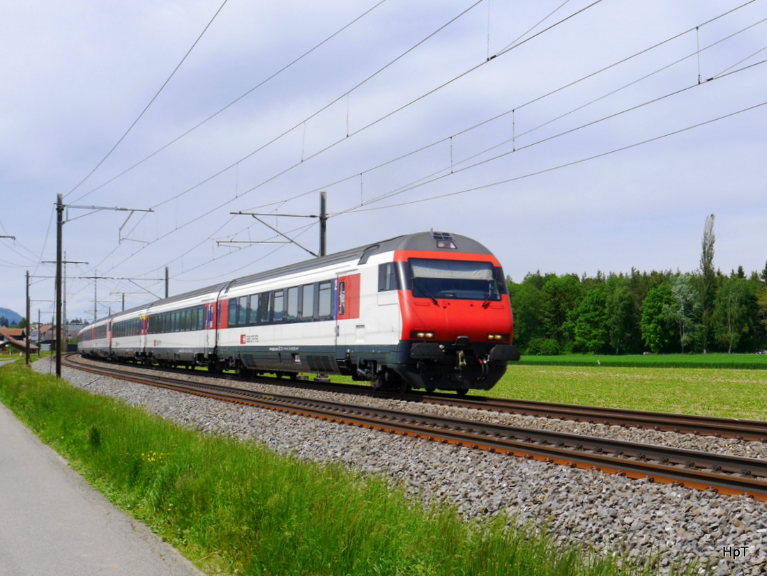 SBB - IR mit Steuerwagen voraus unterwegs nach Thun bei Uttigen am 14.05.2015