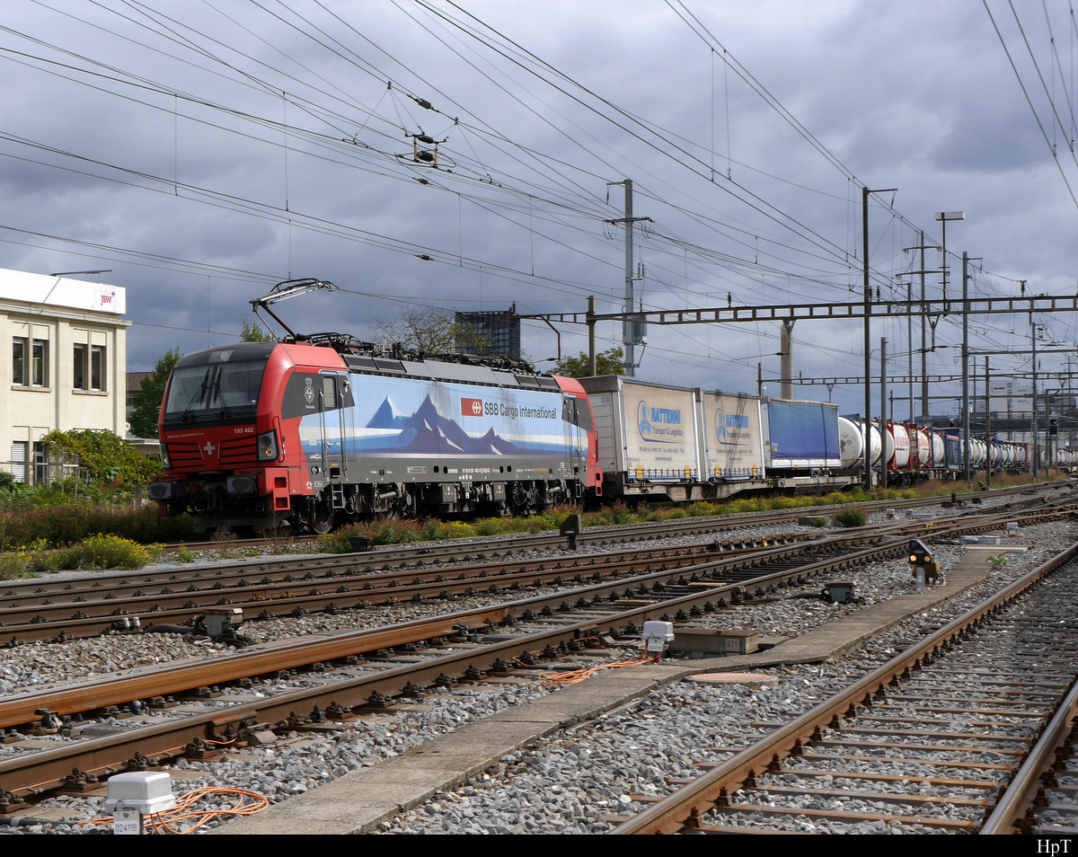 SBB - Lok  193 462 vor Güterzug unterwegs in Prattelen am 25.09.2020