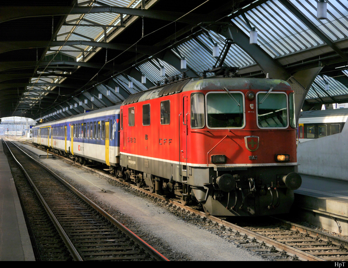 SBB - Lok 420 143-0 bei Rangierfahrt im HB Zürich am 30.09.2020