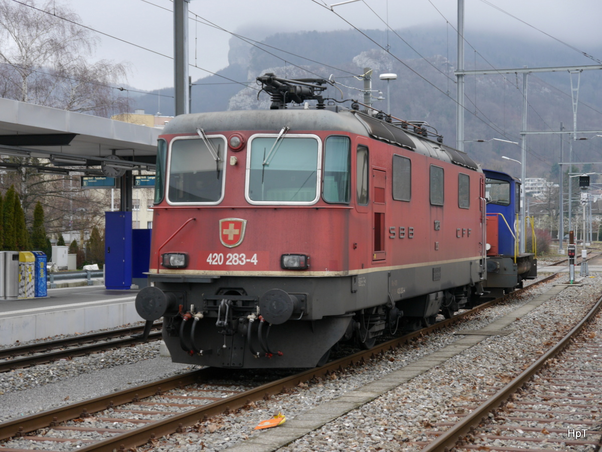 SBB  - Lok 420 283-4 abgestellt in Oensingen am 27.01.2018