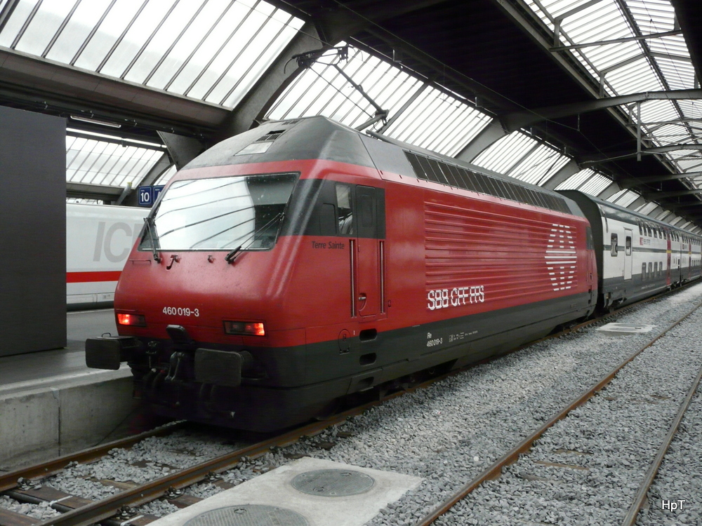 SBB - Lok 460 019-3 im HB Zürich am 04.08.2013