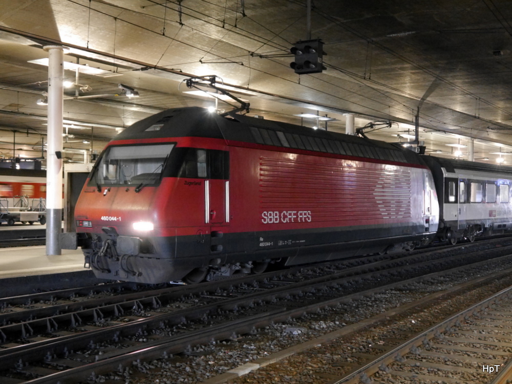 SBB - Lok 460 044-1 im Bahnhof Bern am 22.11.2014