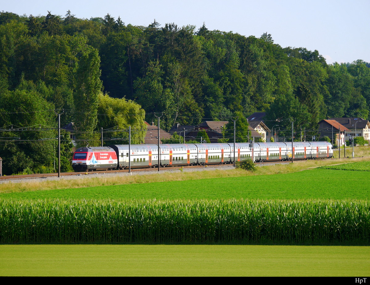 SBB - Lok 460 065 unterwegs mit RE bei Busswil nach Lyss am 07.07.2018