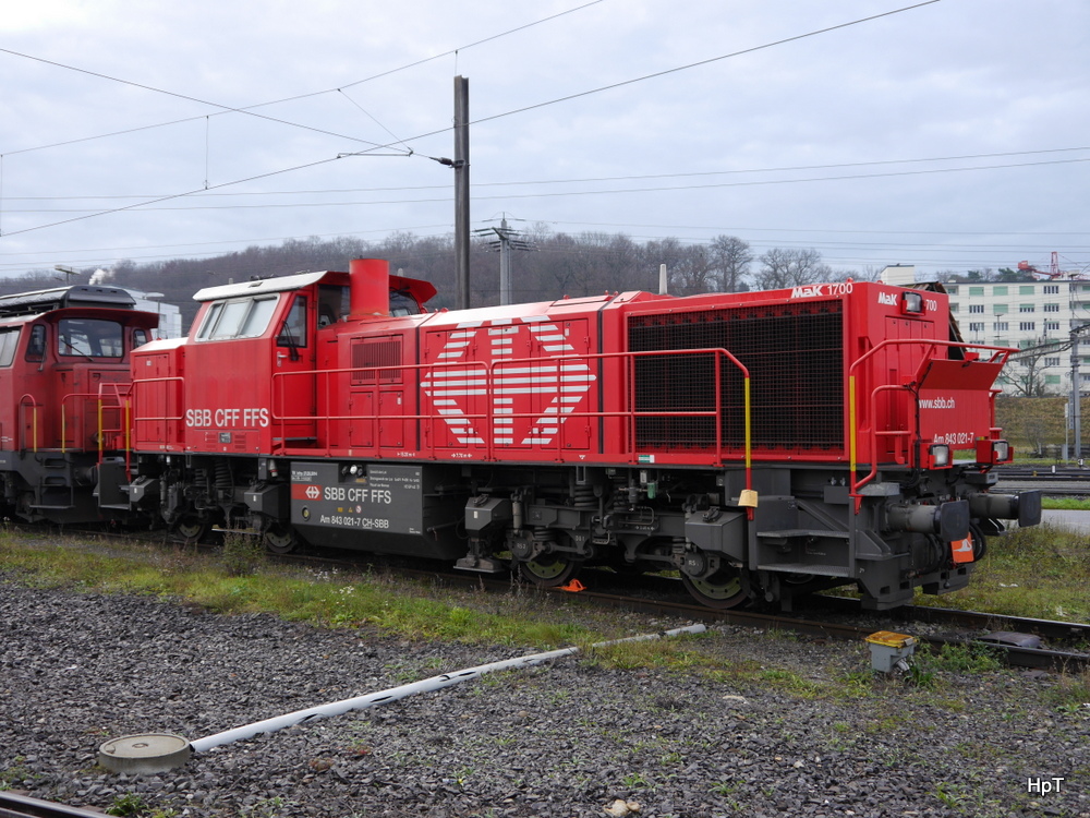SBB - Lok Am 843 021-7 im Güterbahnhof Biel am 14.12.2014