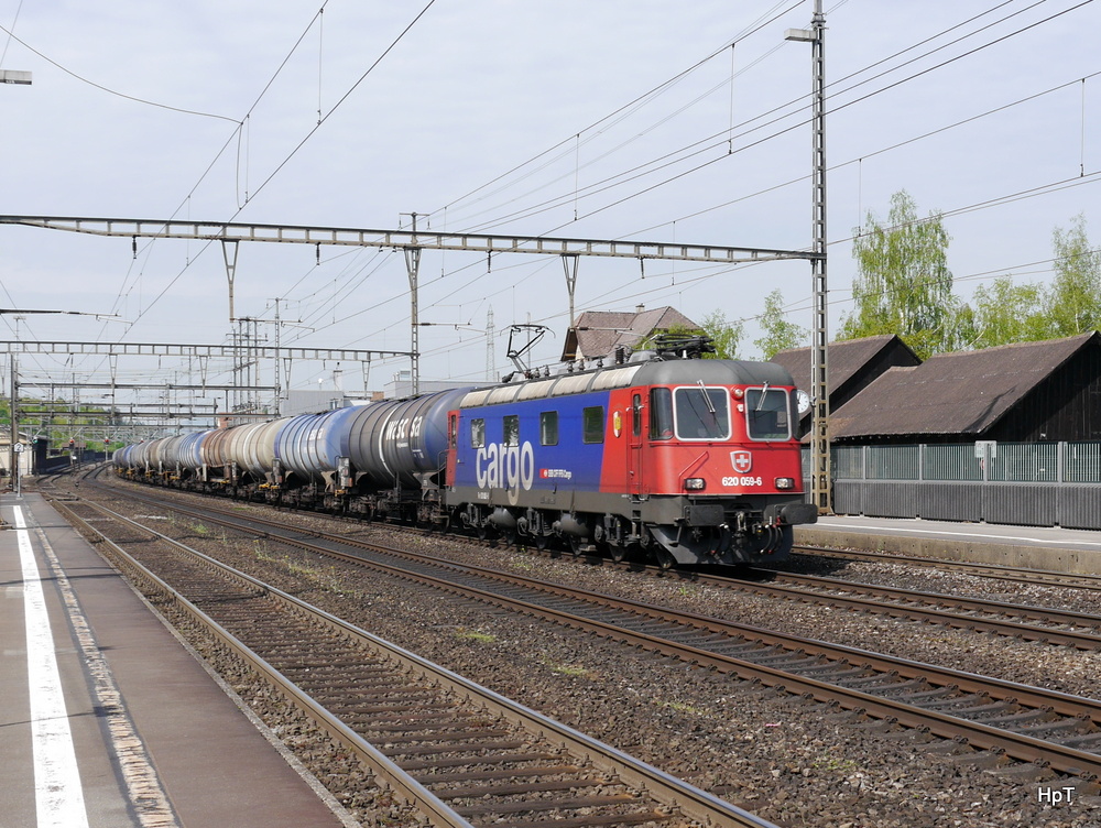 SBB - Lok Re 6/6  620 059-6 mit Güterzug unterwegs in Rupperswl am 25.04.2014