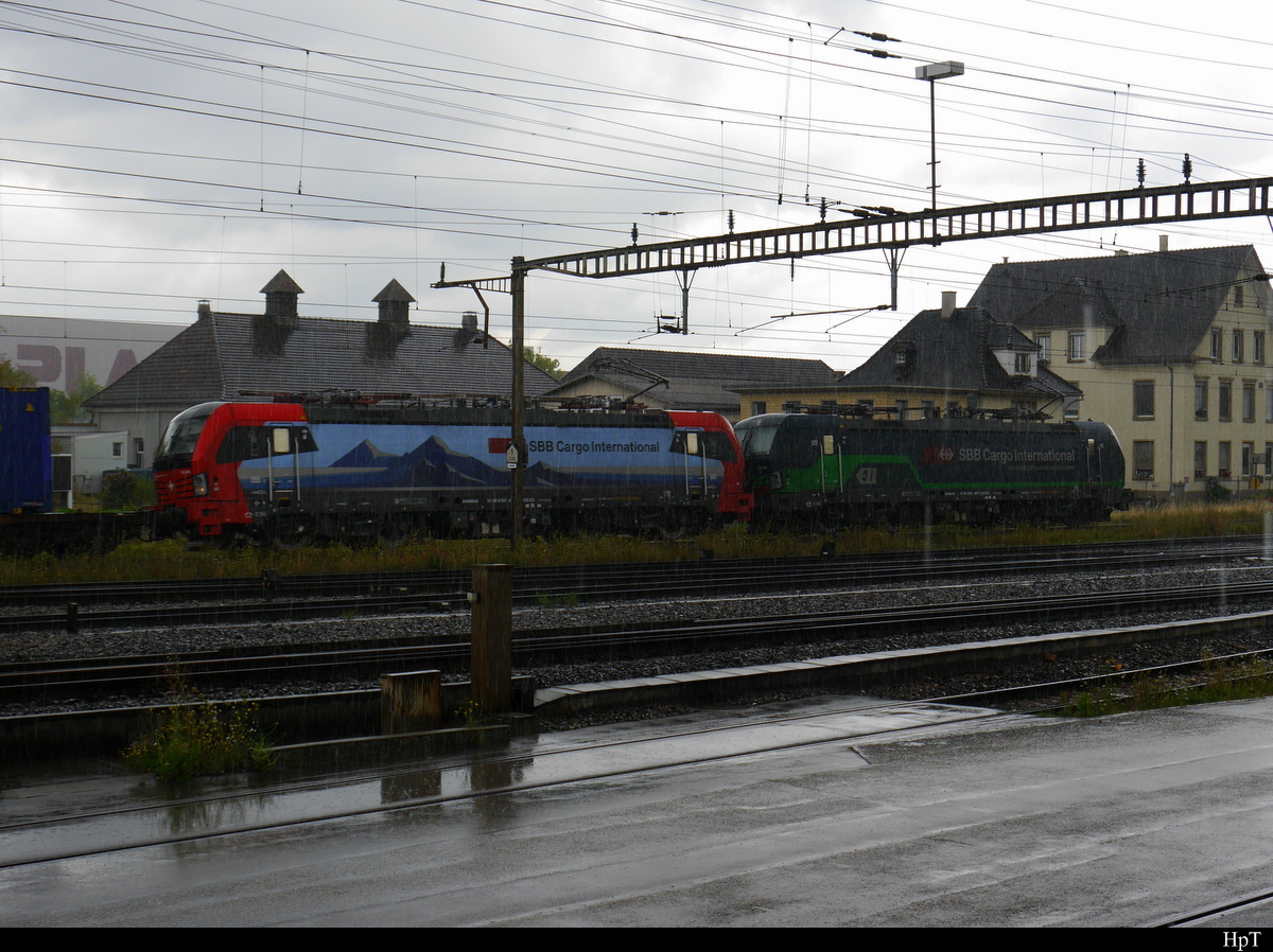 SBB - Loks 193 260-7 mit 193 ... vor Güterzug unterwegs bei Starkem Regen in Prattelen am 21.07.2018