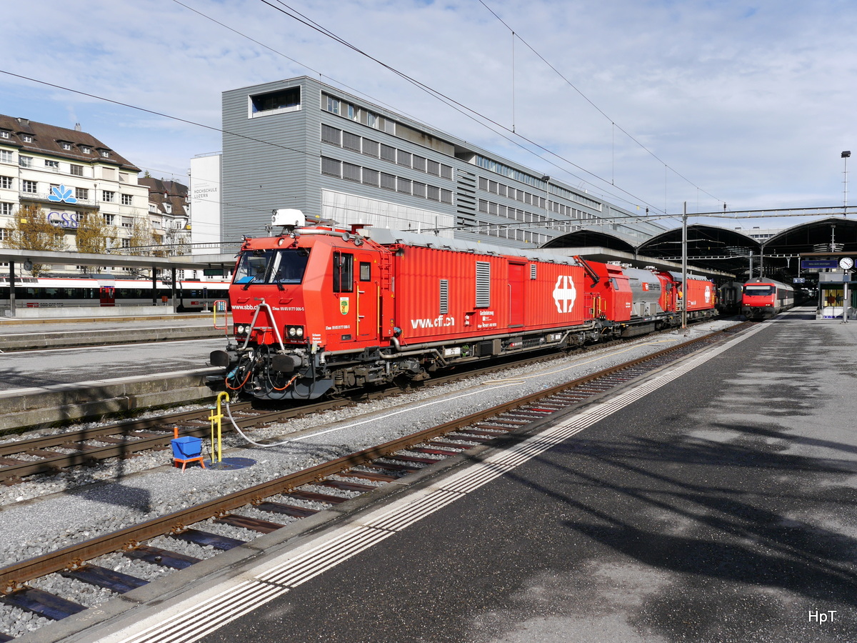 SBB - LRZ von Rotkreuz im Einsatz im Bahnhof Luzern am 28.03.2016