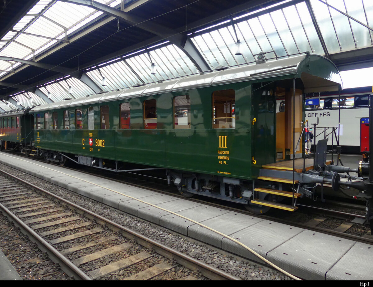 SBB - Oldtimer Personenwagen C 9002 im HB Zürich am 12.09.2021