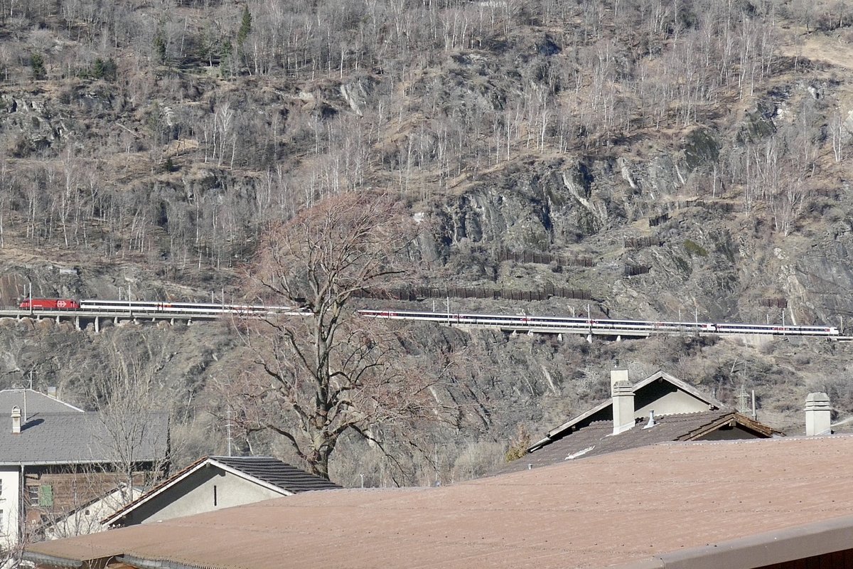 SBB Pendel umgeleitet auf der Südrampe am 9.2.20 kurz nach Brig.