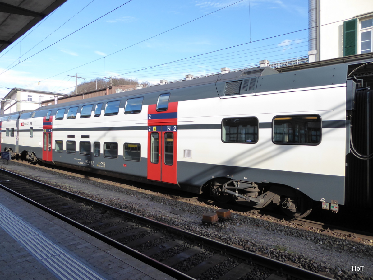 SBB - Personenwagen 2 Kl. 94 85 35 11 014-2 in Olten am 11.02.2016