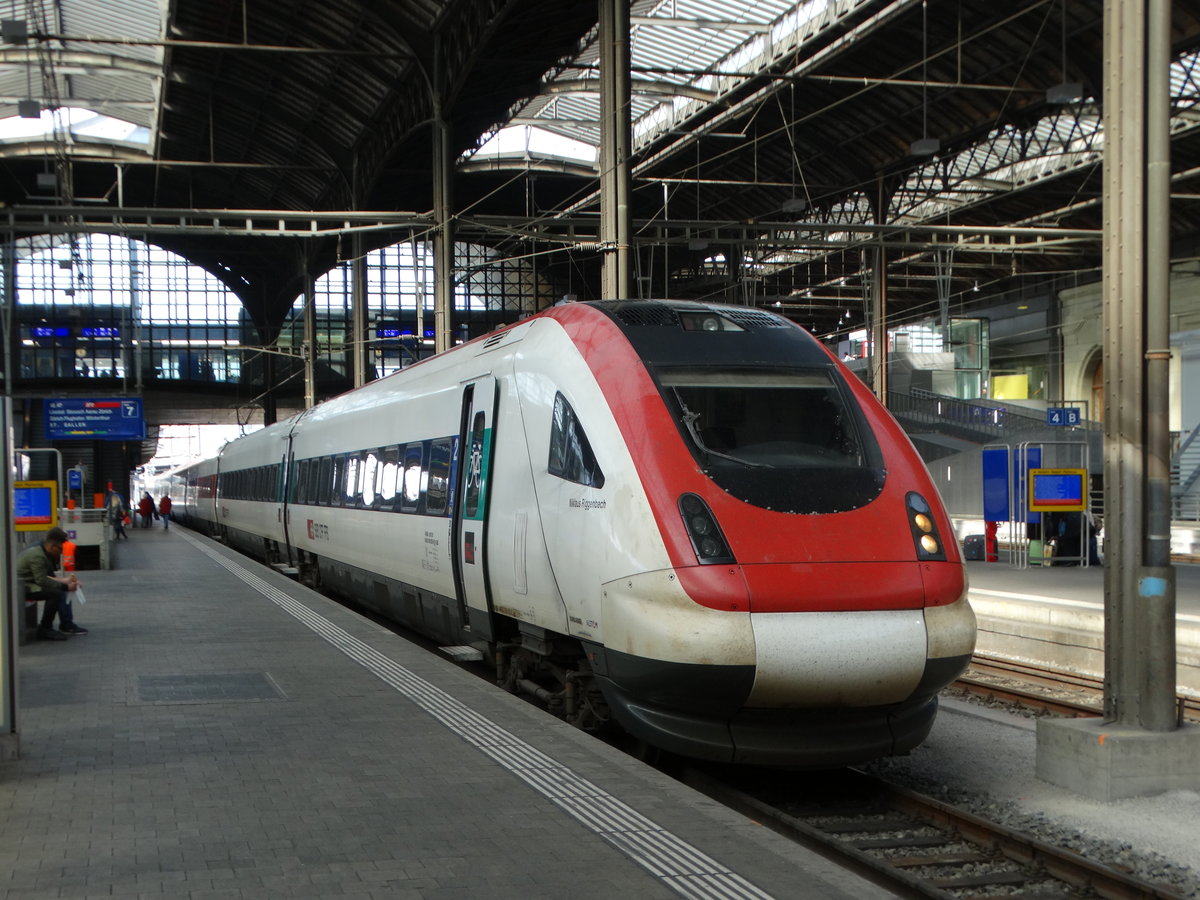 SBB RABDe 500 (ICN) am 23.03.17 in Basel SBB