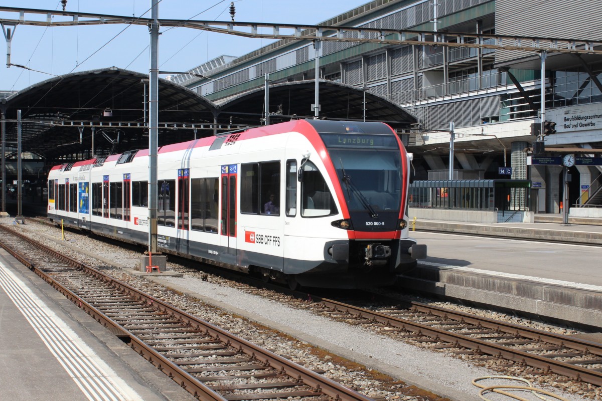 SBB RABe 520 000-6 (Stadler GTW) als Regionalzug nach Lenzburg Luzern Bahnhof am 4. Juli 2015.