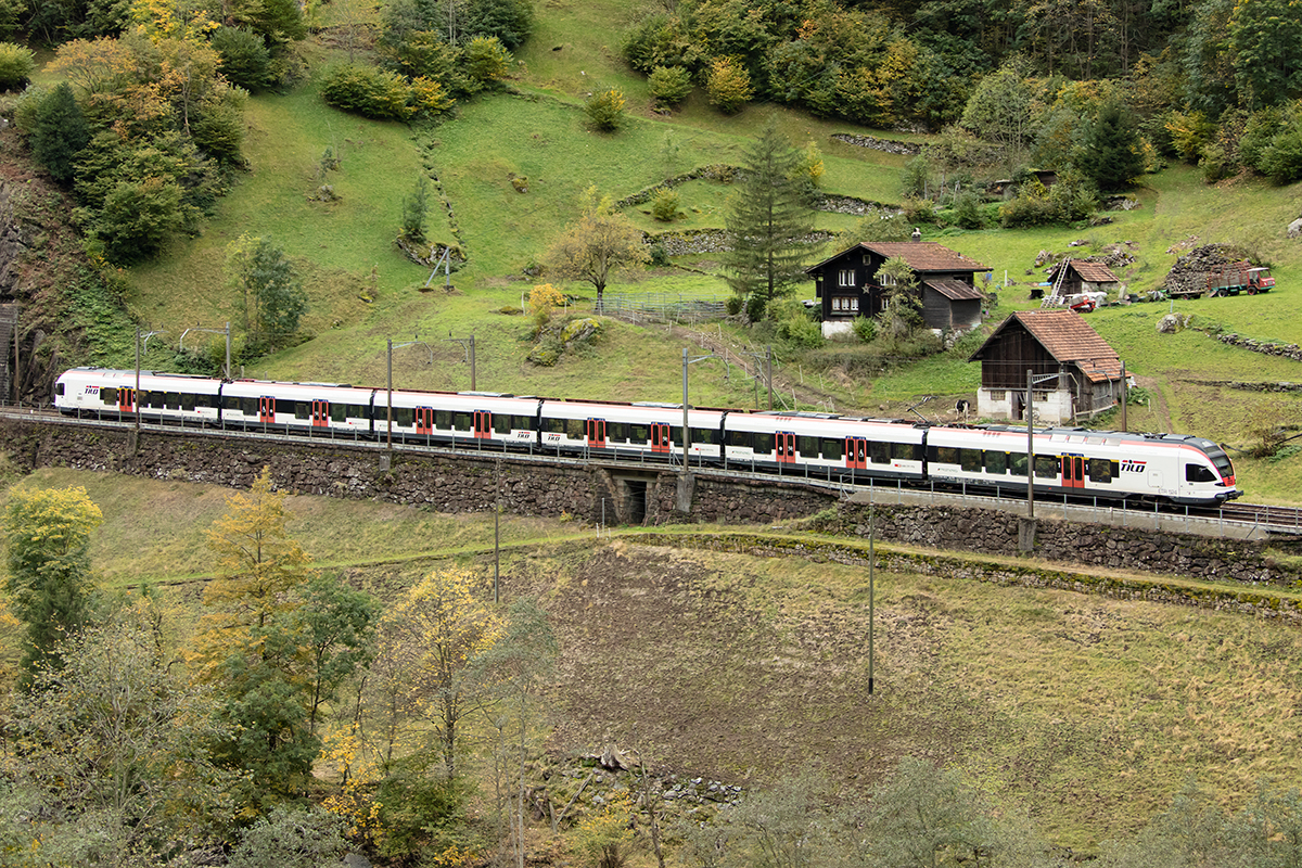 SBB, RABe, 524 105, 19.10.2019, Gurtnellen


