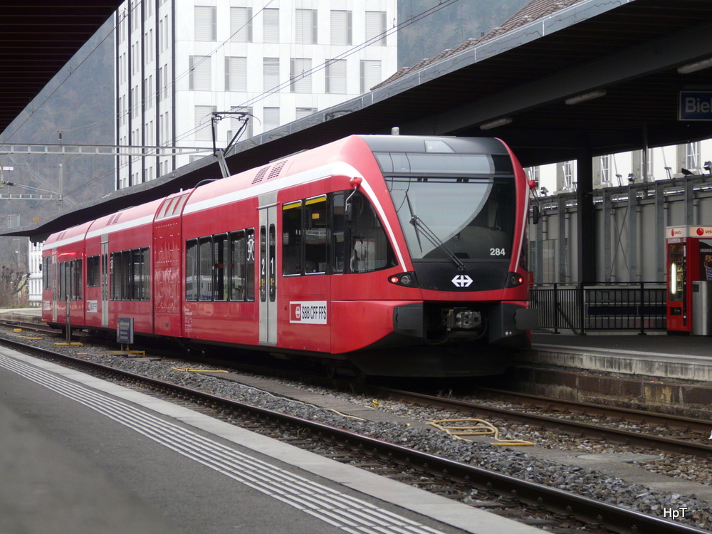 SBB - RABe 526 284-0 im Bahnhof Biel am 22.12.2013