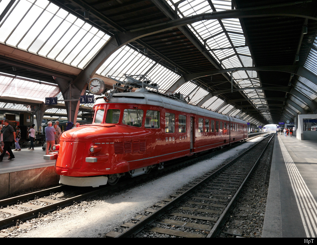 SBB - RAe 4/4  1021 als Gast zu 100 Jahr Feier des SEV ( Schweizer Eisenbahner Verband ) in HB Zürich am 08.08.2019