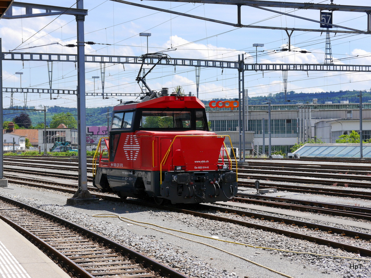 SBB - Rangierlok 922 014-6 im Bahnhof Biel am 29.06.2016