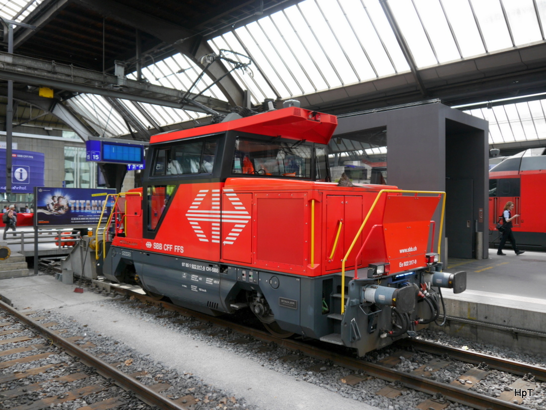 SBB - Rangierlok 922 017-9 im HB Zürich am 05.05.2015
