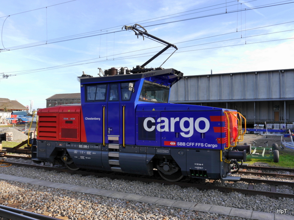 SBB - Rangierlok 923 030-1 im Bahnhofsareal in Romanshorn am 13.12.2014