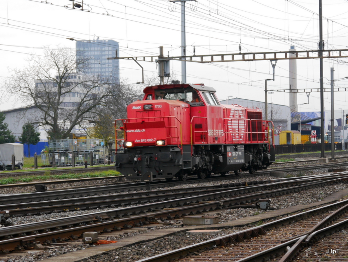 SBB - Rangierlok Am 843 002-7 unterwegs bei Prattelen am 20.11.2017