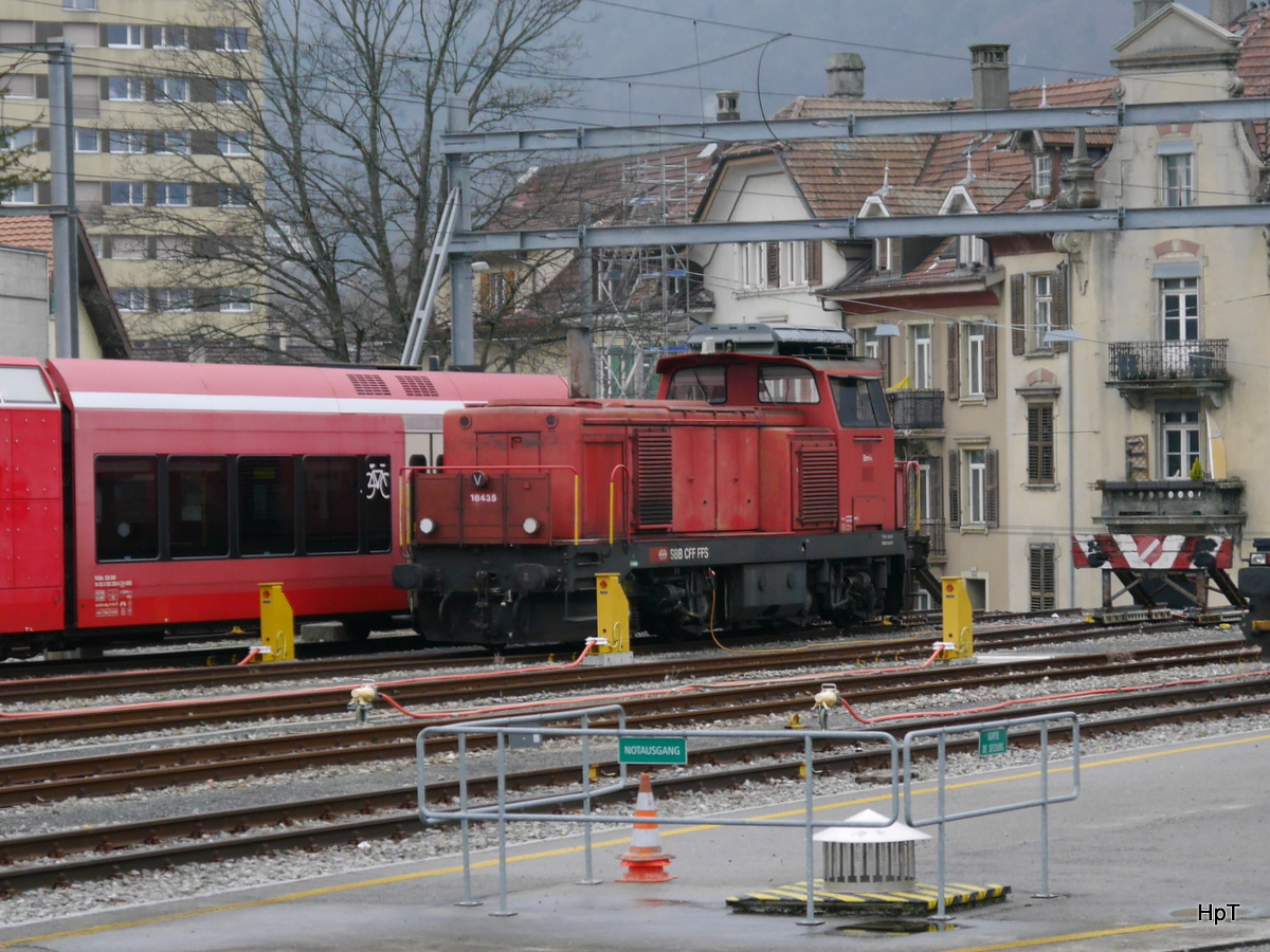 SBB - Rangierlok Bm 4/4 18435 im Bahnhofsareal in Biel/Bienne am 27.01.2018