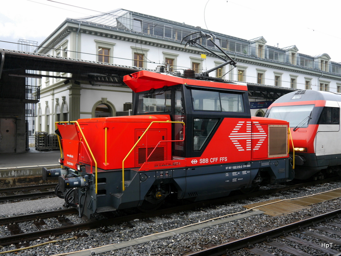 SBB - Rangierlok  Ee 922 019-5 im Bahnhof Brig am 21.03.2015
