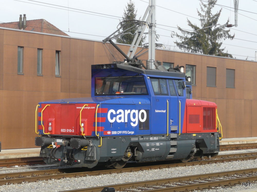 SBB - Rangierlok Eem 923 010-3 im Bahnhof Suhr am 01.02.2014