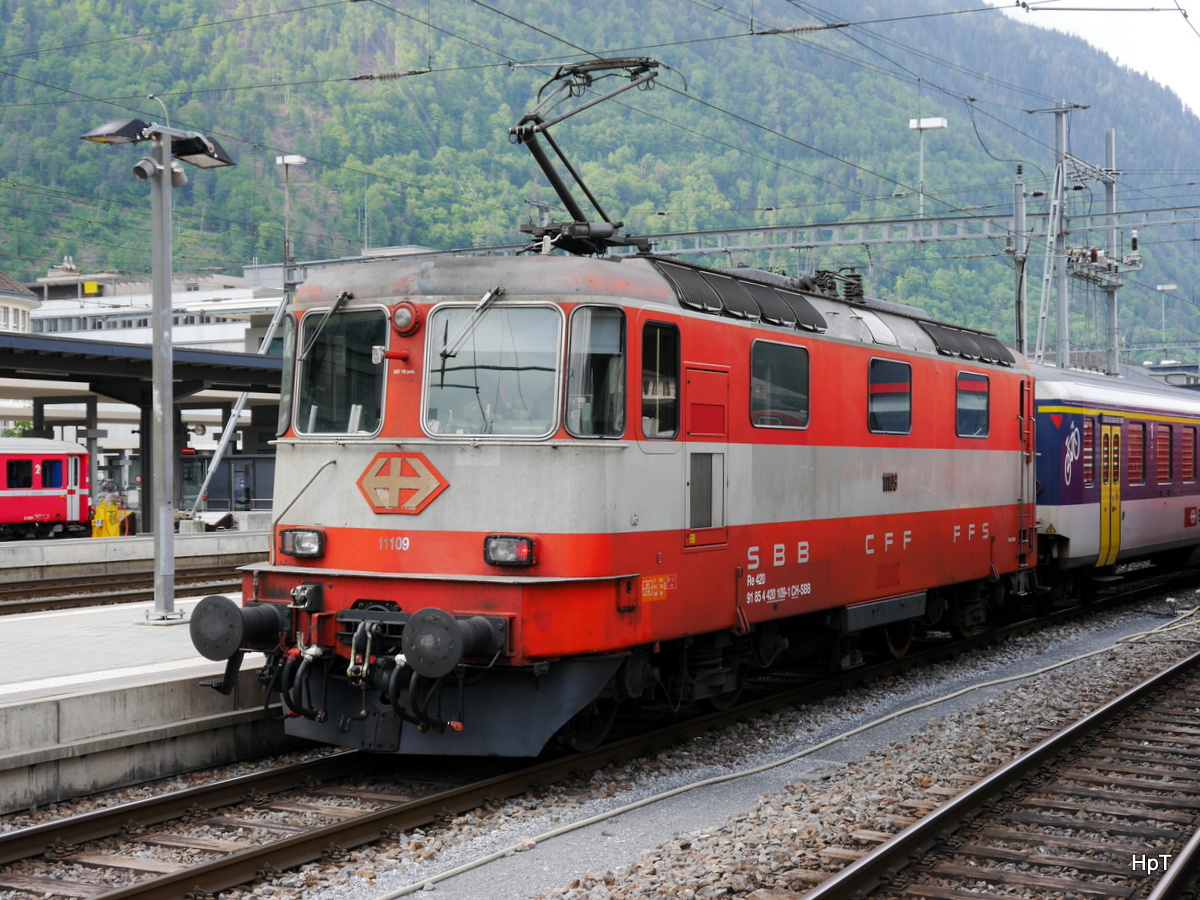 SBB - Re 4/4 11109 im Bahnhof Chur am 15.05.2016