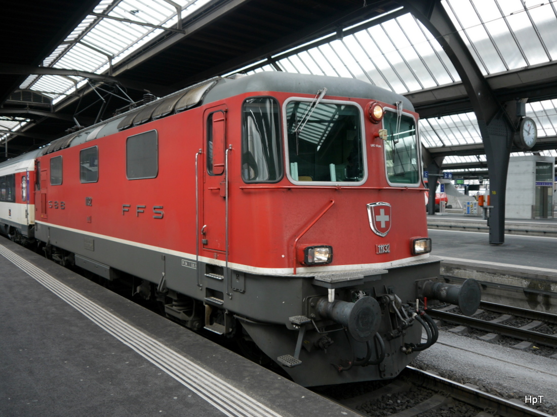SBB - Re 4/4 11132 im HB Zürich am 28.02.2015