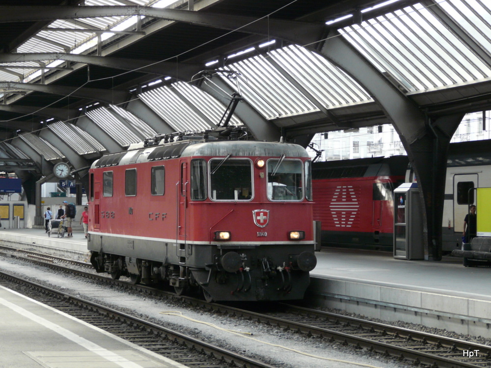 SBB - Re 4/4 11140 bei Rangierfahrt im HB Zrich am 04.08.2013