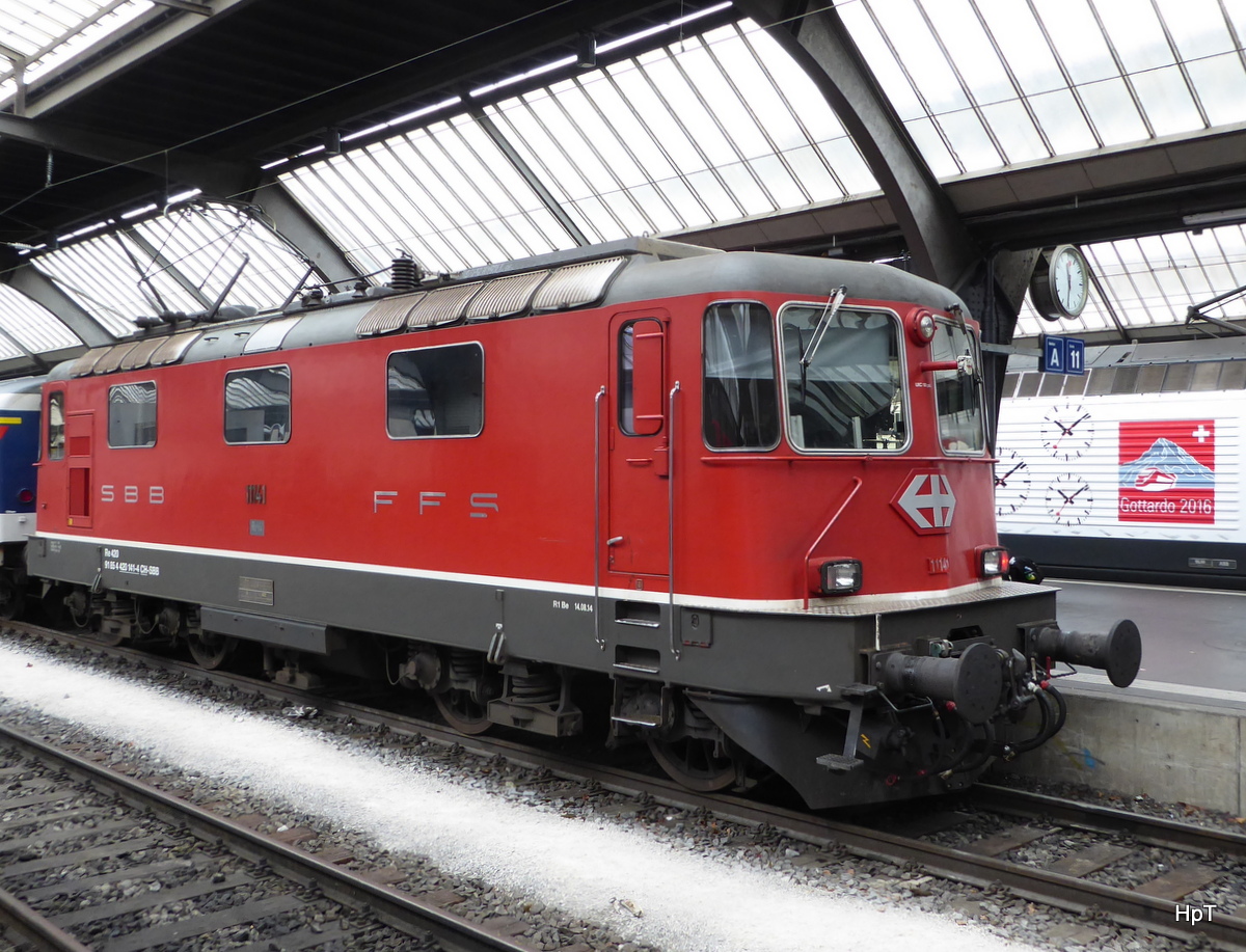 SBB - Re 4/4 11141 in HB Zürich am 23.04.2016