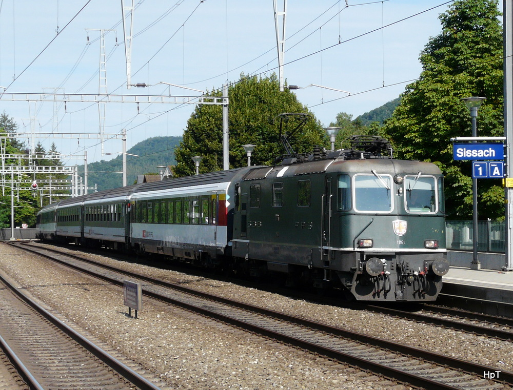 SBB - Re 4/4  11161 vor IR bei der einfahrt im Bahnhof Sissach am 18.08.2013