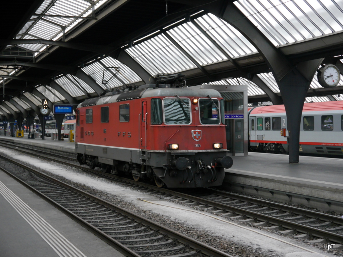 SBB - Re 4/4  11195 im HB Zürich am 20.09.2017