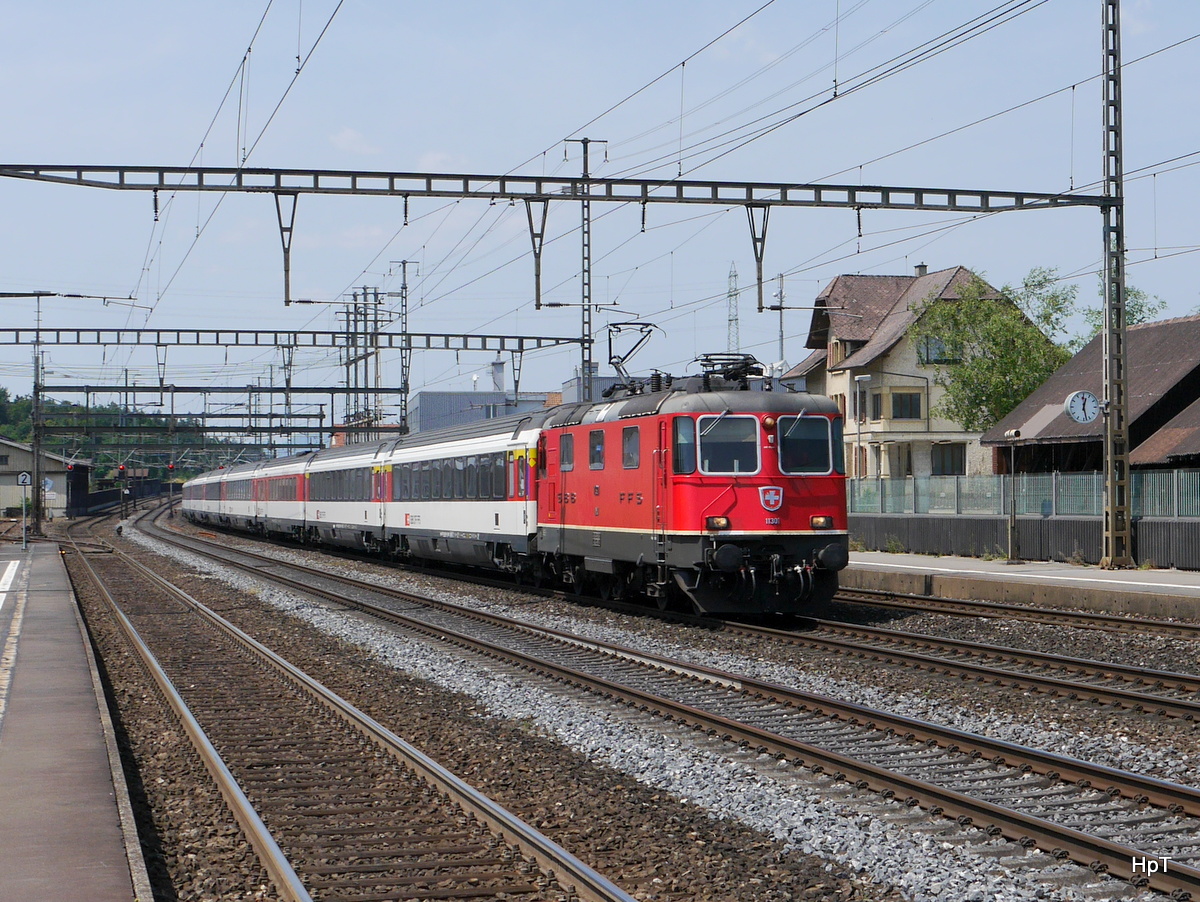SBB - Re 4/4  11301 mit IC bei der durchfahrt in Rupperswil am 11.07.2015