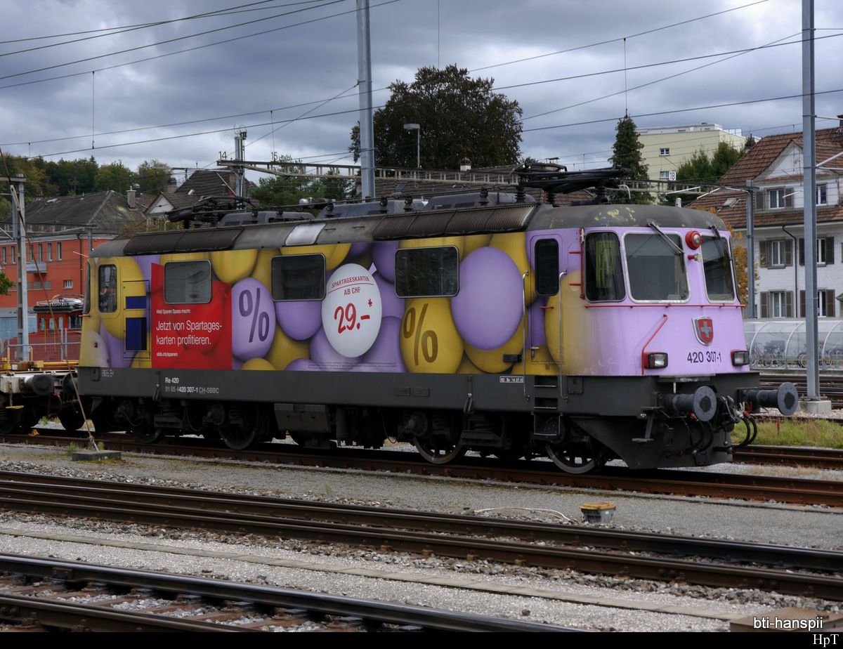 SBB -  Re 4/4  420 307-1 abgestellt im Bahnhof Solothurn am 04.10.2020