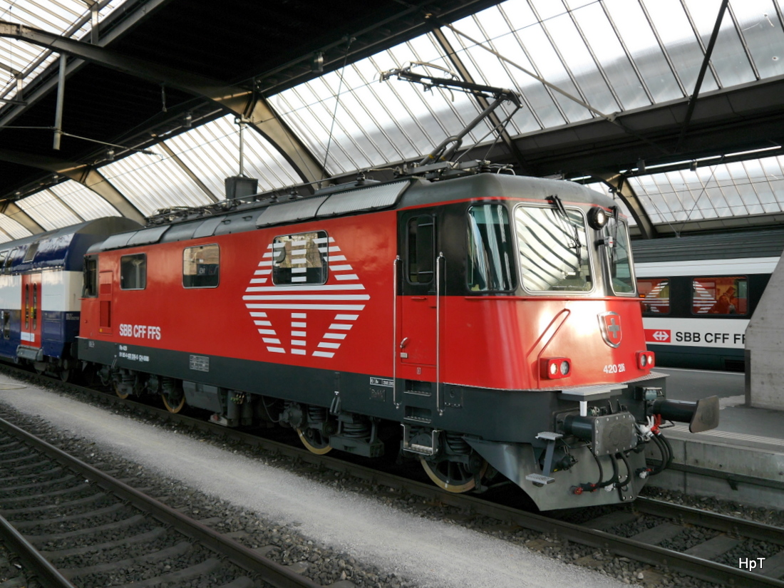 SBB - Re 4/4  420 206-5 im HB Zürich am 27.03.2015