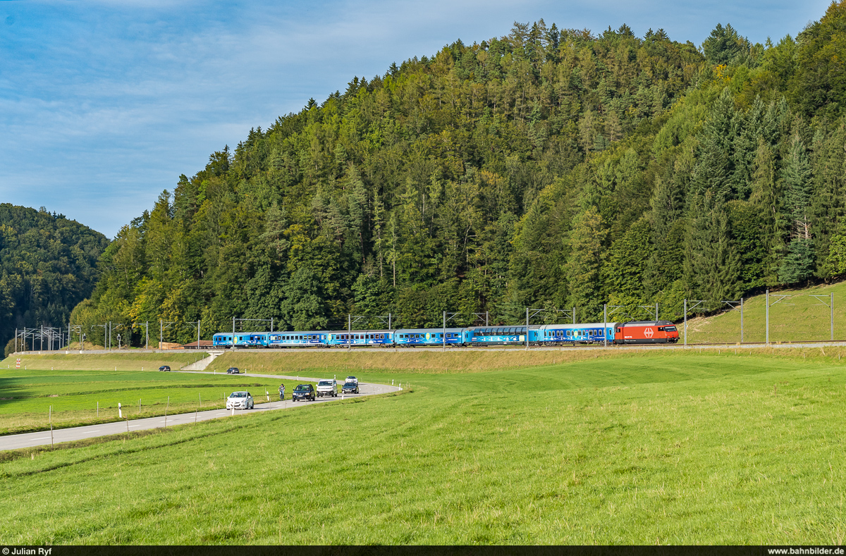 SBB Re 460 087 / Extrazug Singen (Hohentwiel) - Bern / Burgdorf, 27. September 2021<br>
Connecting Europe Express