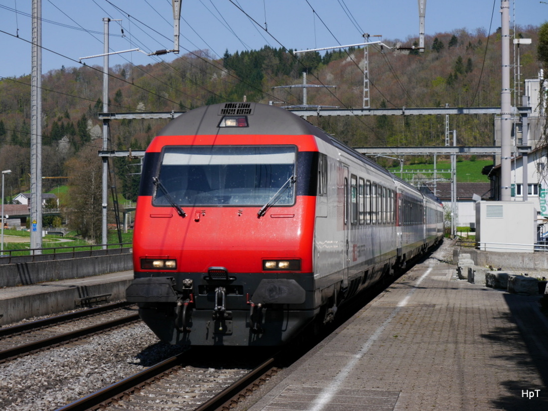 SBB - RE bei der durchfahrt in Riedtwil am 19.04.2015